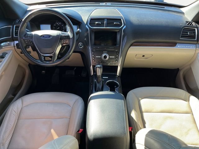 Used 2019 Ford Explorer Limited w/ Class III Trailer Tow Package image 10