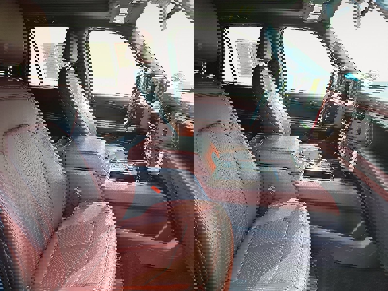 Used 2024 Ford Expedition Limited image 15