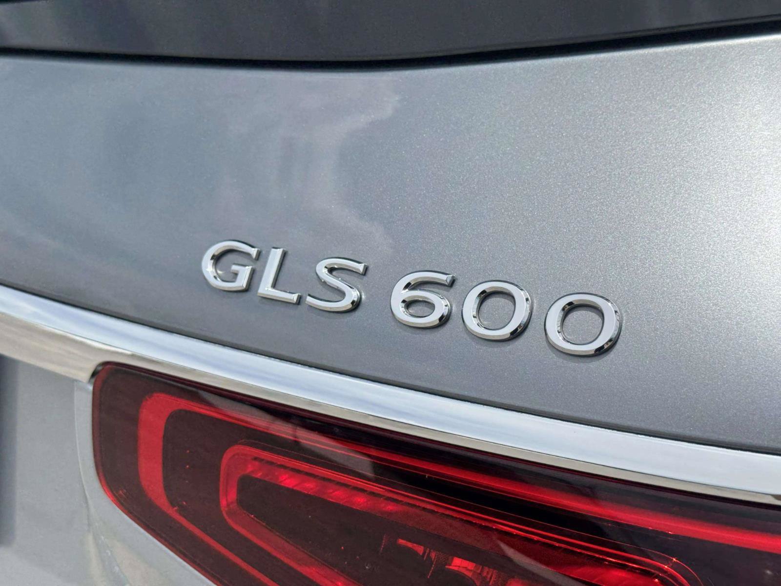 Used 2022 Mercedes-Benz Maybach GLS 600 4MATIC image 23