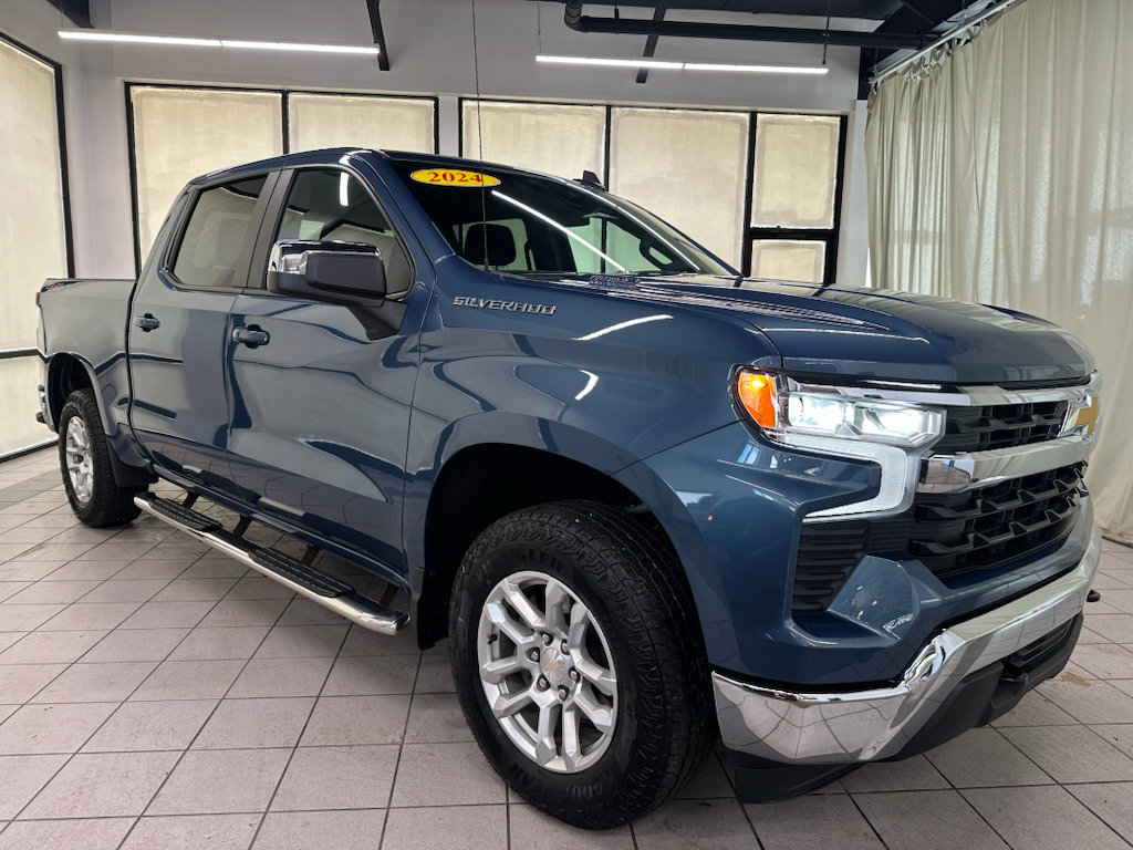 Certified 2024 Chevrolet Silverado 1500 LT AWD/4WD image 2