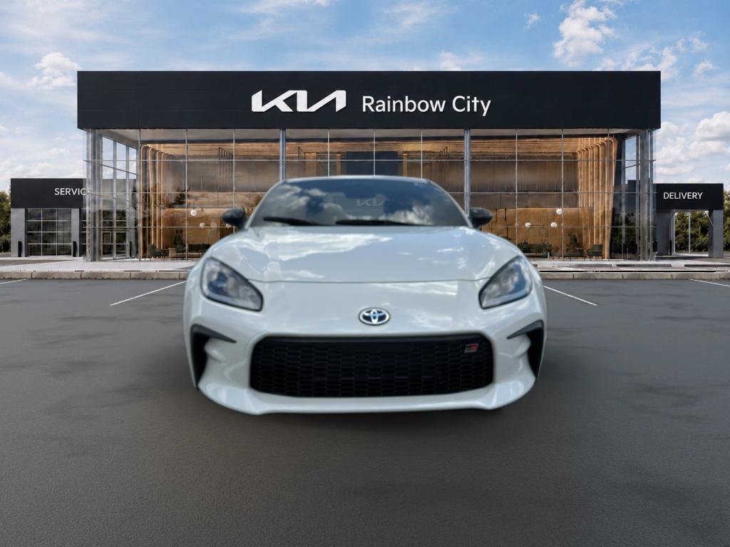 Used 2024 Toyota GR86 RWD image 2