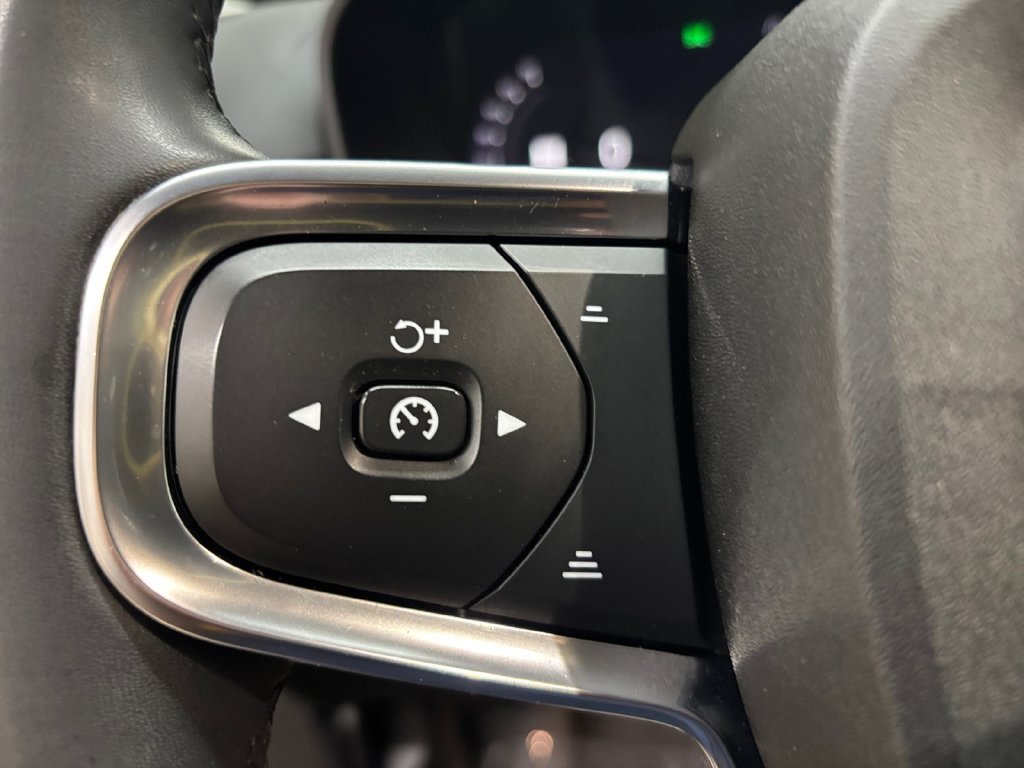 Certified 2023 Volvo XC40 B5 Core AWD/4WD image 26
