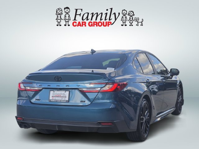 Used 2025 Toyota Camry SE w/ Convenience Package FWD image 4