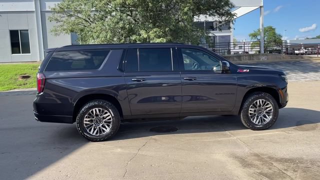 Used 2025 Chevrolet Suburban Z71 AWD/4WD image 9