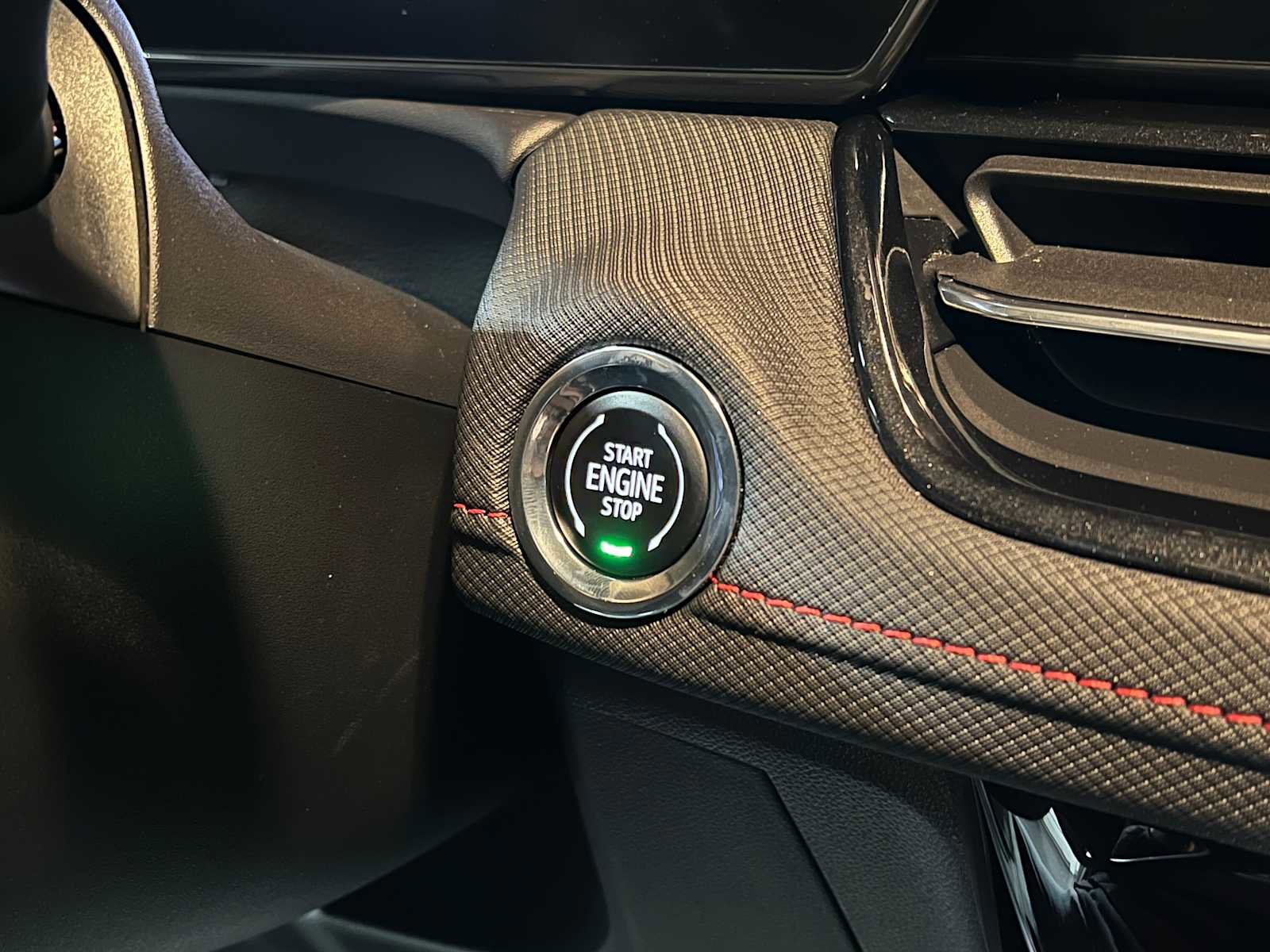 Used 2024 Chevrolet TrailBlazer RS w/ Convenience Package image 30