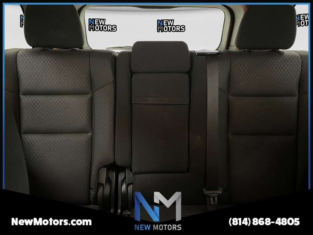 Used 2020 Jeep Grand Cherokee Laredo w/ Security & Convenience Group AWD/4WD image 15