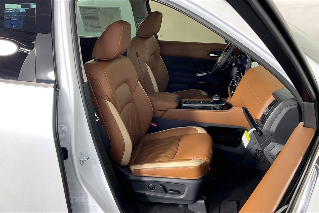 New 2026 Nissan Pathfinder Platinum w/ Cargo Package image 46
