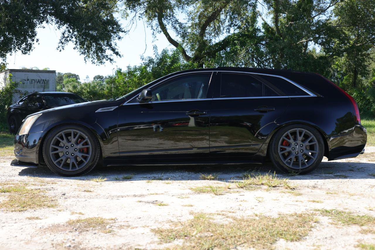 Used 2010 Cadillac CTS Performance RWD image 3