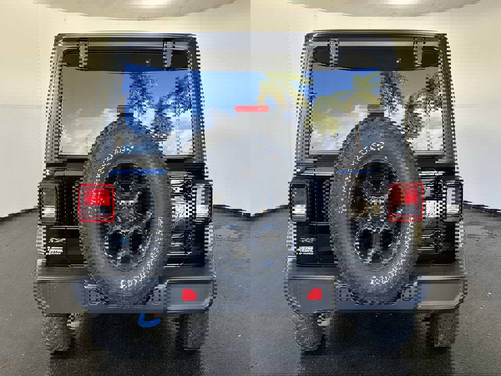 Used 2023 Jeep Wrangler Unlimited w/ Cold Weather Group image 10