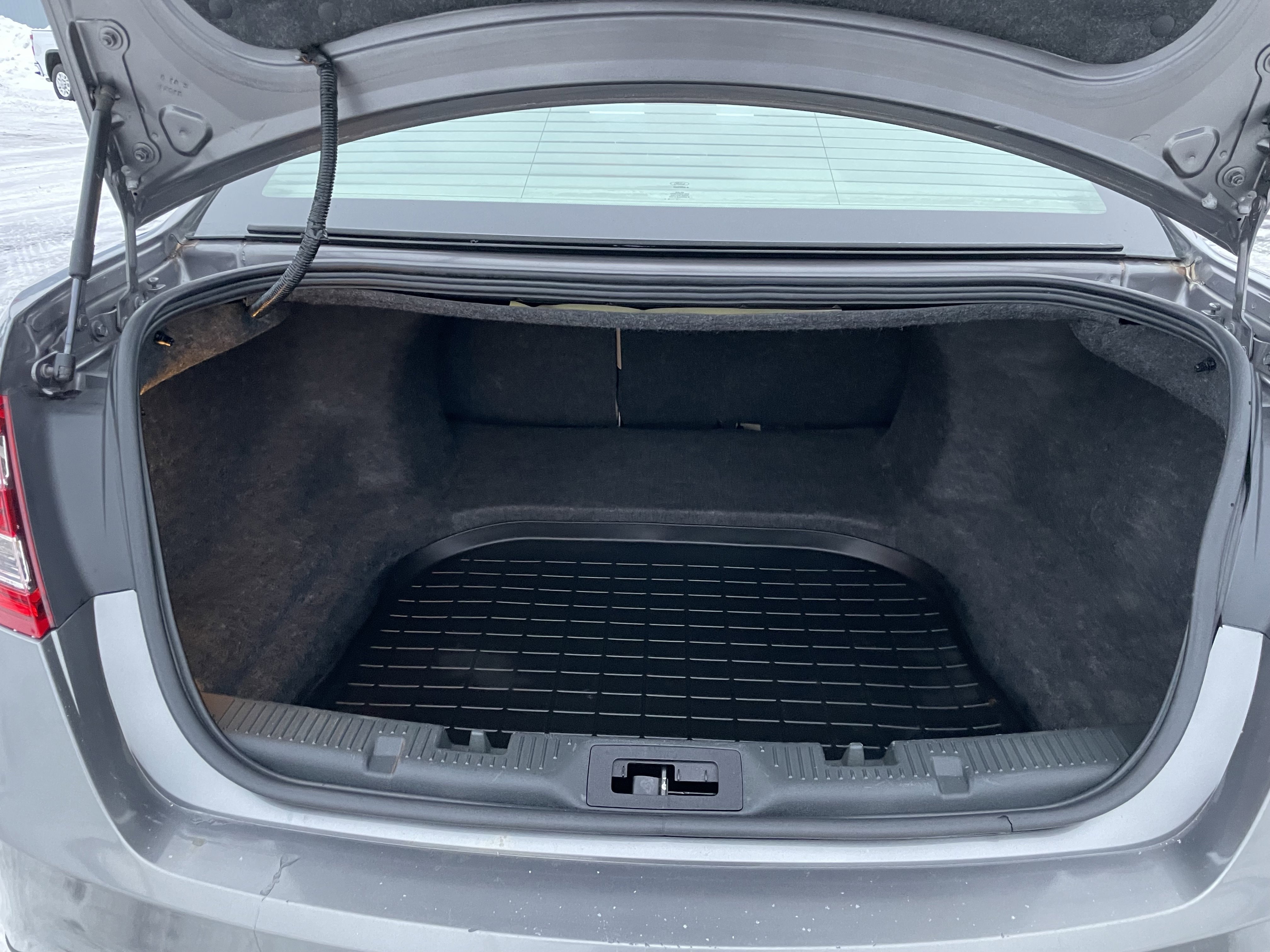 Used 2014 Ford Taurus SEL w/ Equipment Group 201A image 10