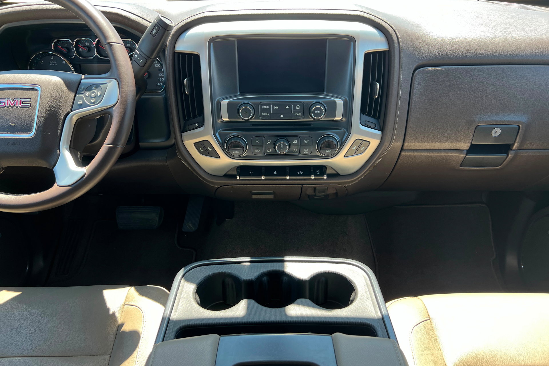 Used 2018 GMC Sierra 1500 SLT w/ SLT Premium Package AWD/4WD image 14