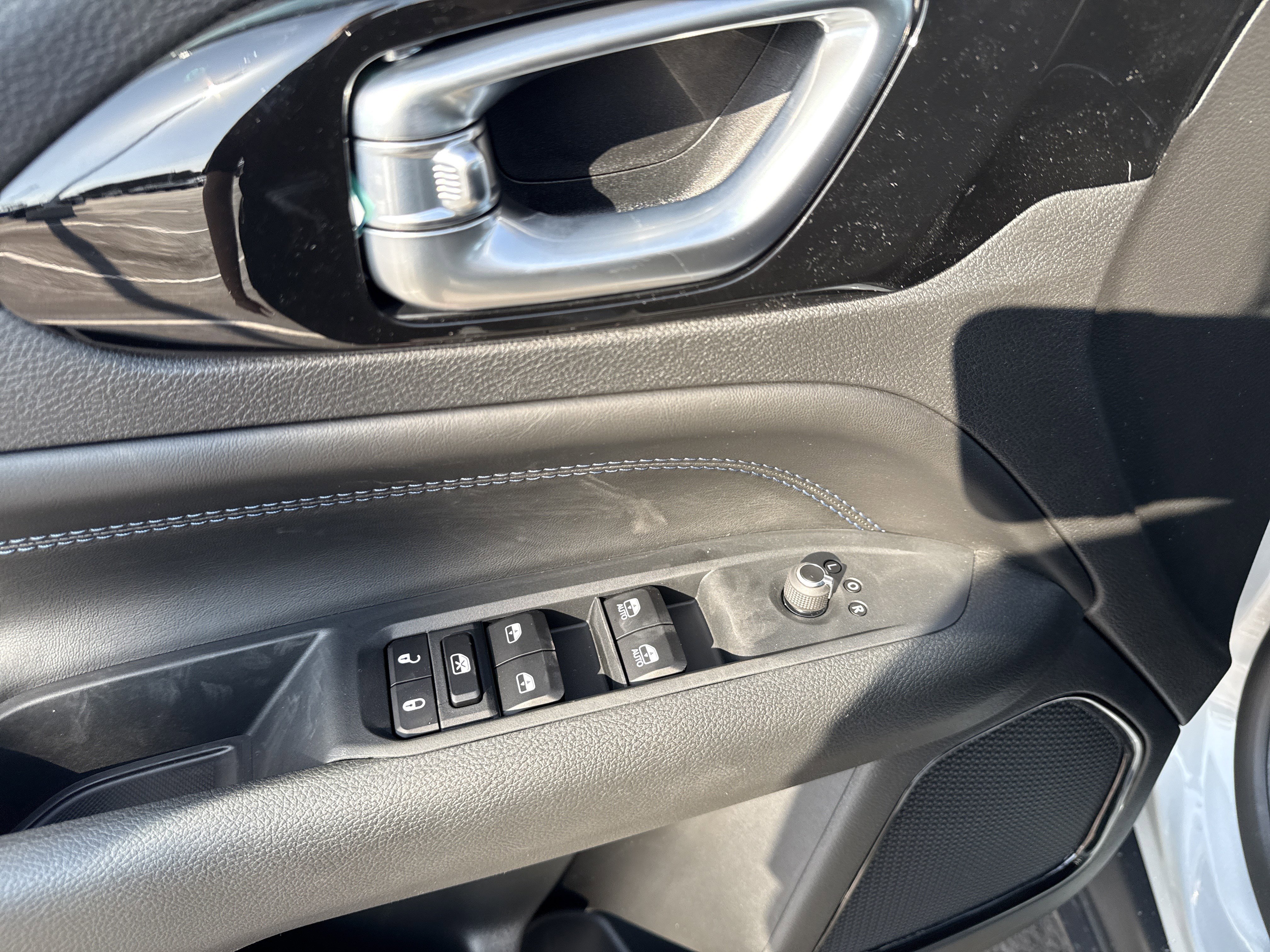 New 2026 Jeep Compass Latitude image 13