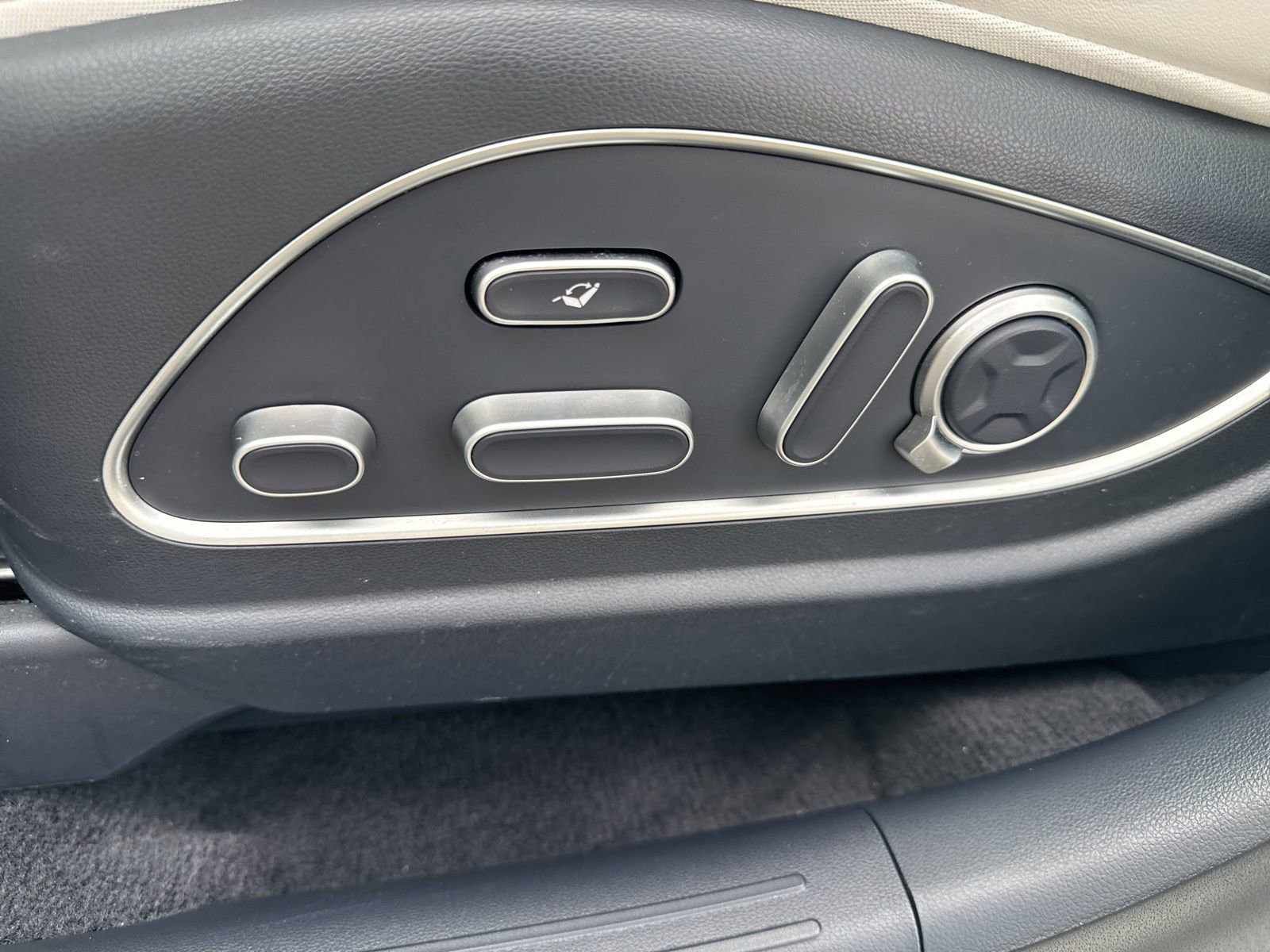 Used 2026 Hyundai Palisade Calligraphy image 24