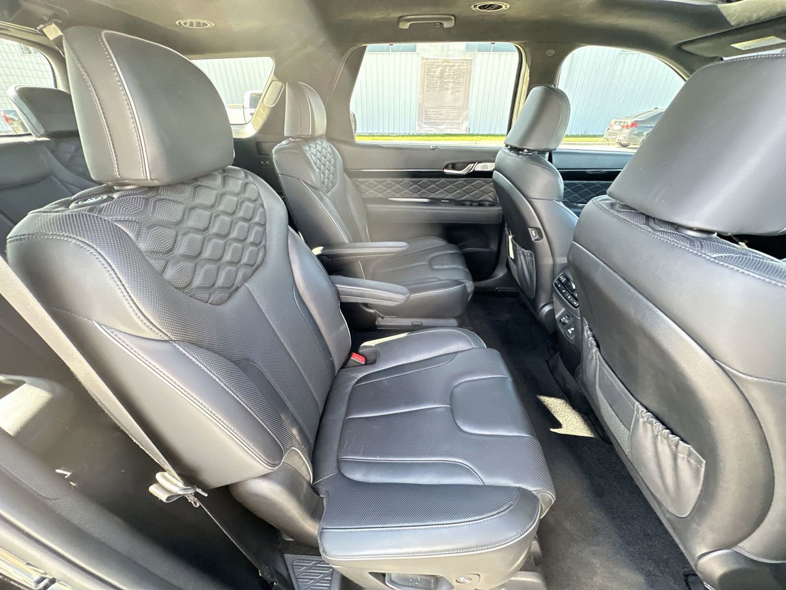 Used 2021 Hyundai Palisade Calligraphy image 28