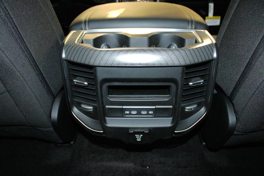 New 2026 RAM 1500 4x4 Crew Cab image 34
