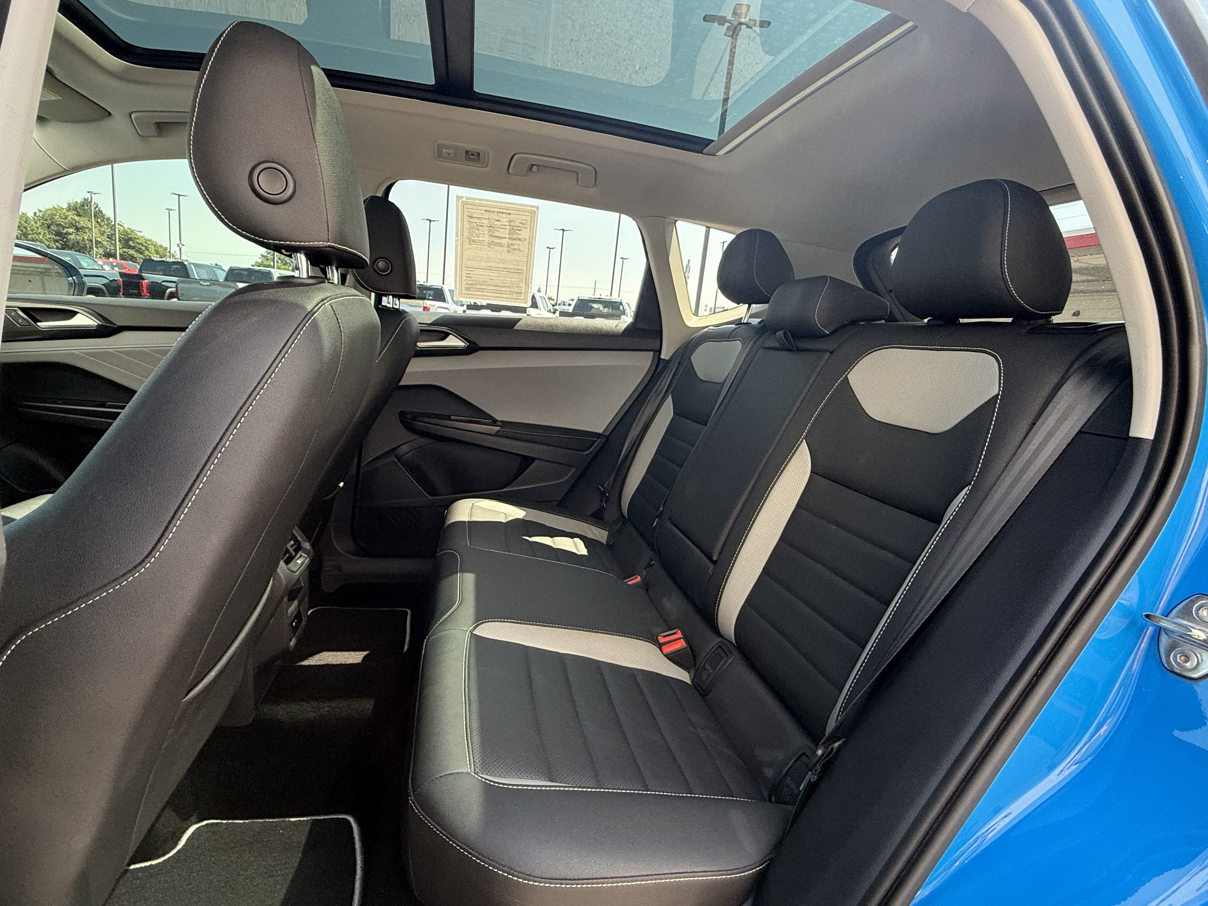 Used 2024 Volkswagen Taos SEL AWD/4WD image 5
