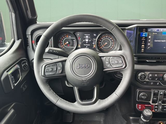 Certified 2025 Jeep Gladiator Rubicon w/ Convenience Group AWD/4WD image 15