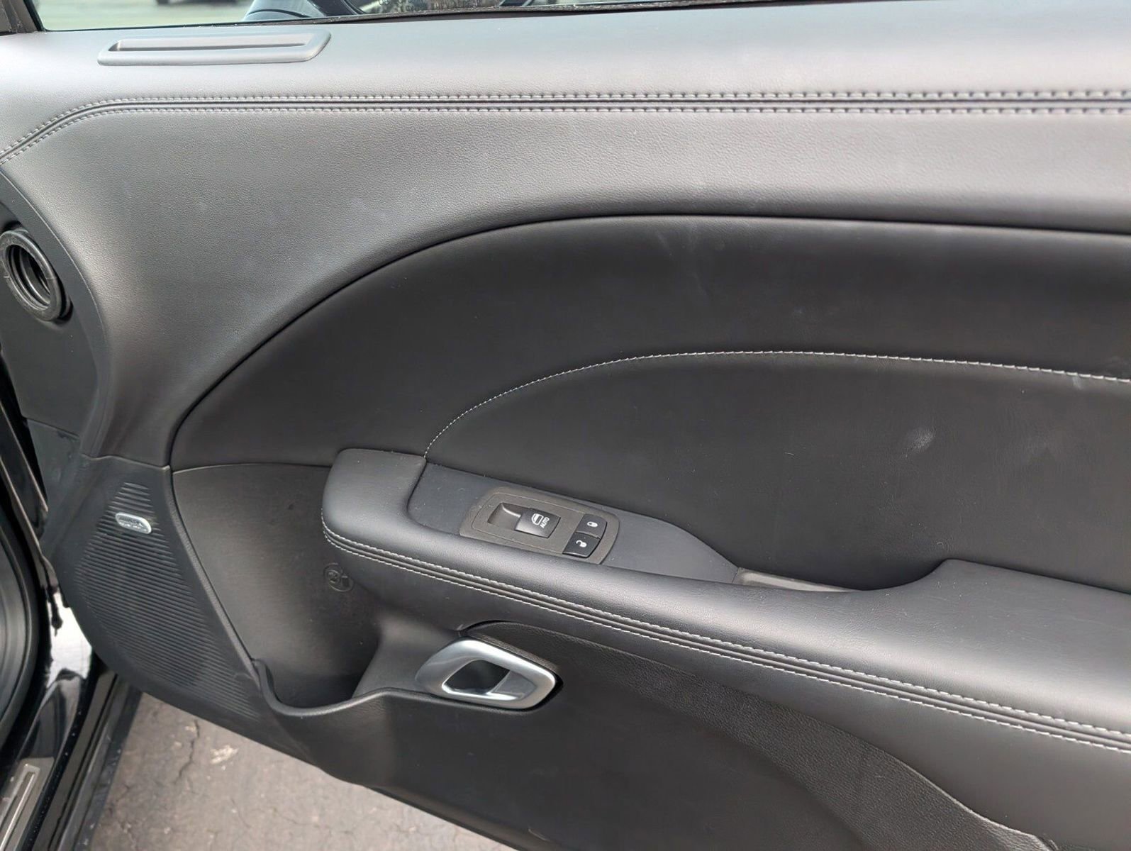 Used 2022 Dodge Challenger R/T Scat Pack w/ Shaker Package image 32