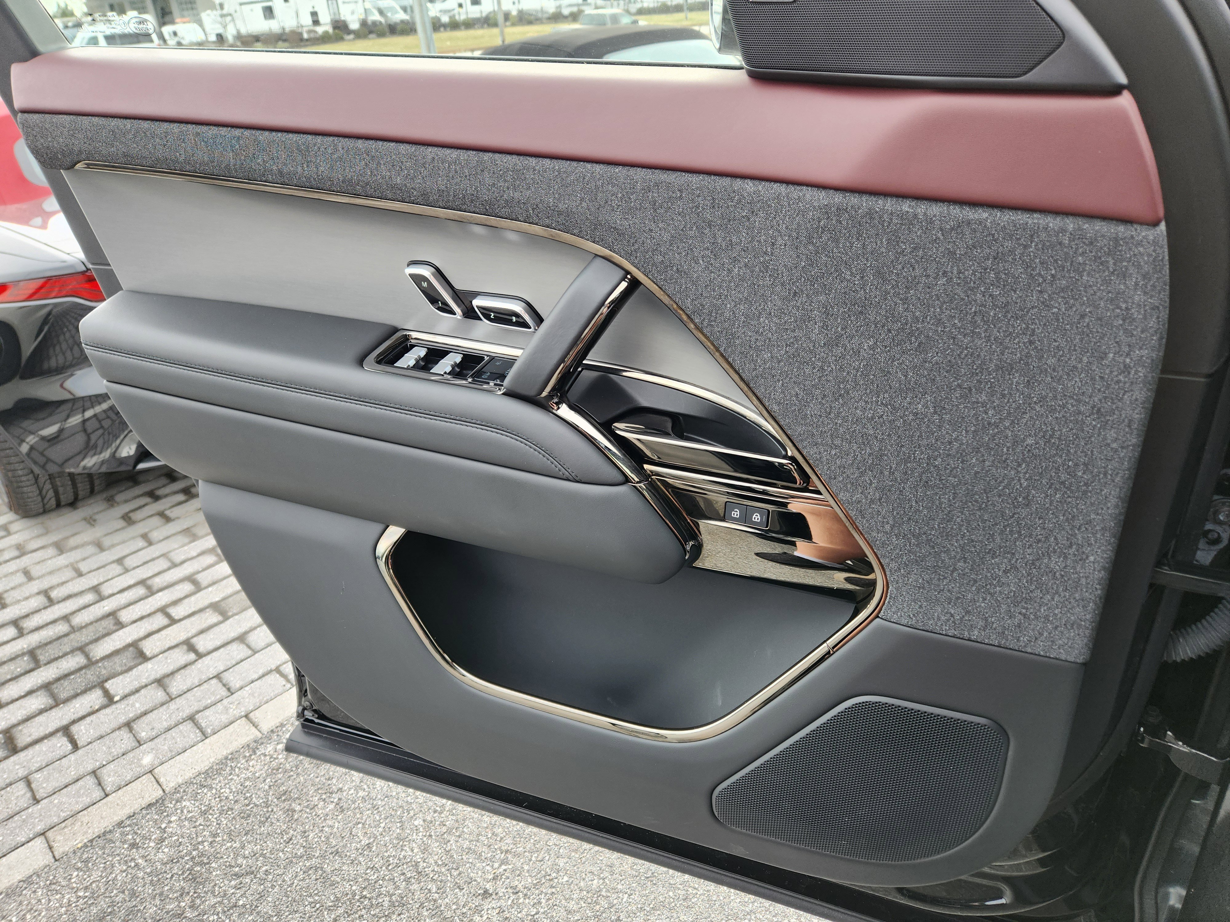 Certified 2025 Land Rover Range Rover Sport Dynamic SE image 24