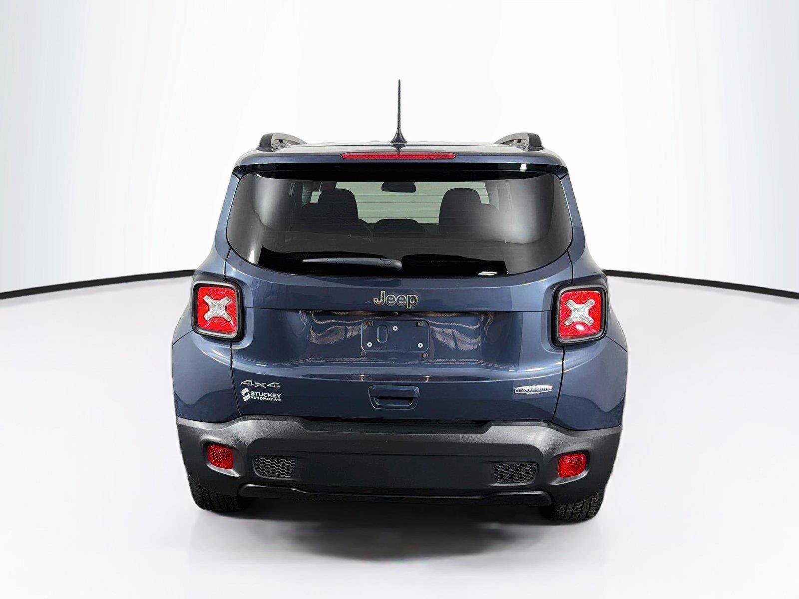 Used 2022 Jeep Renegade Latitude AWD/4WD image 10