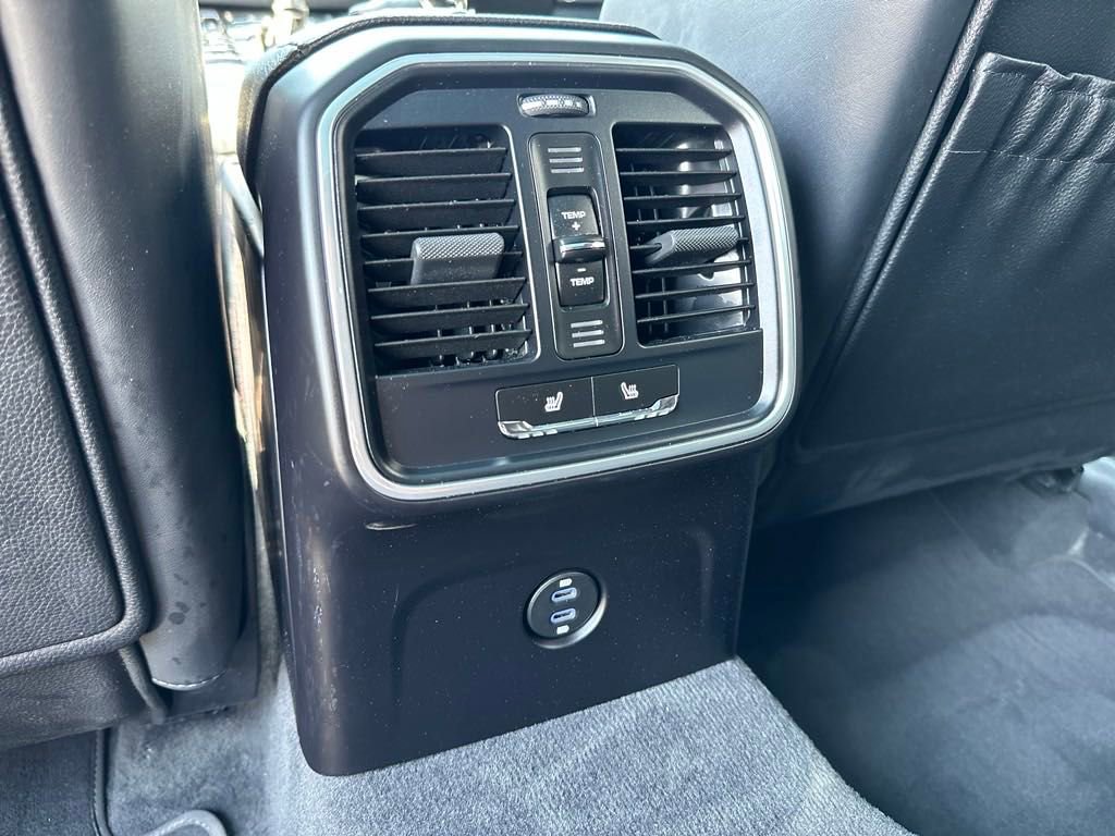 Used 2020 Porsche Macan image 22