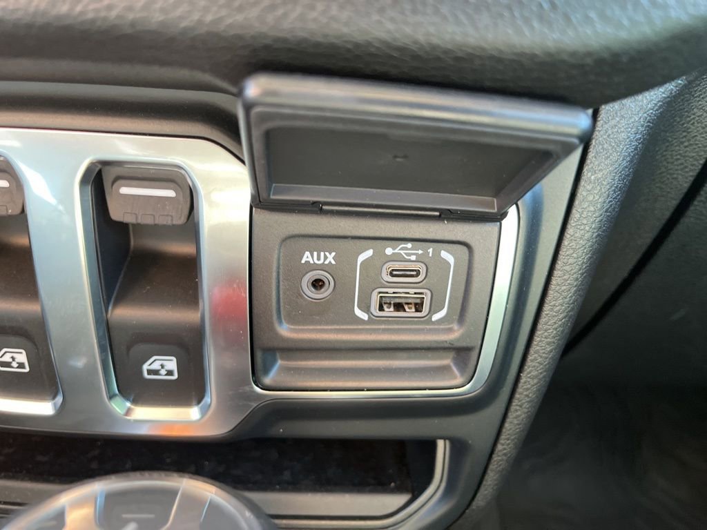 Used 2025 Jeep Wrangler Sport image 20