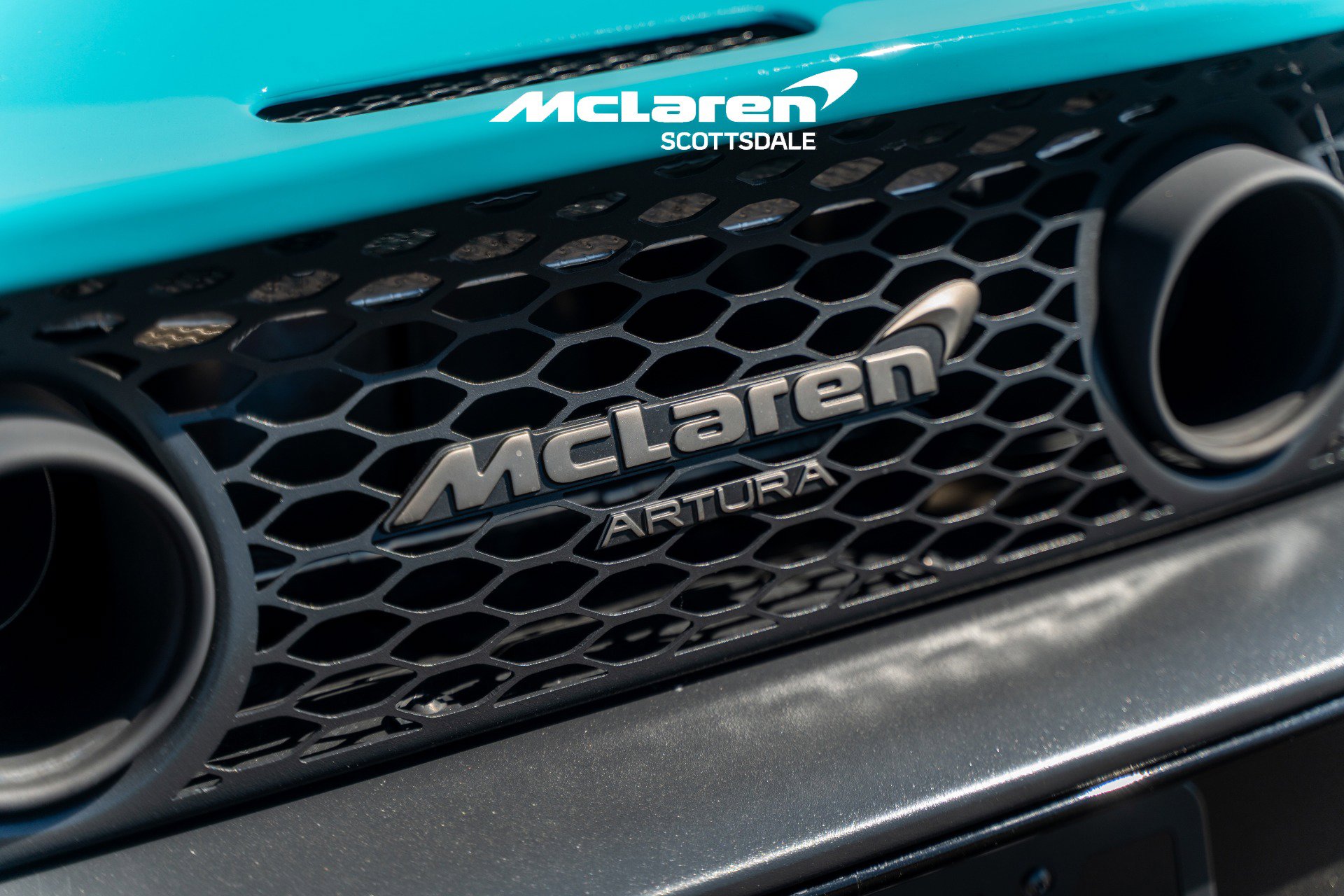 Used 2025 McLaren Artura Spider image 24