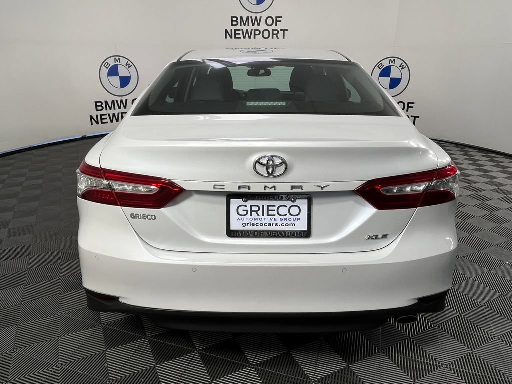 Used 2018 Toyota Camry XLE FWD image 12