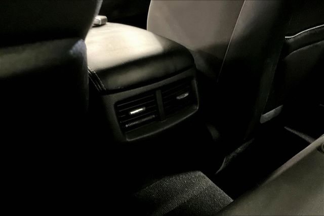 Used 2022 Dodge Challenger GT image 33