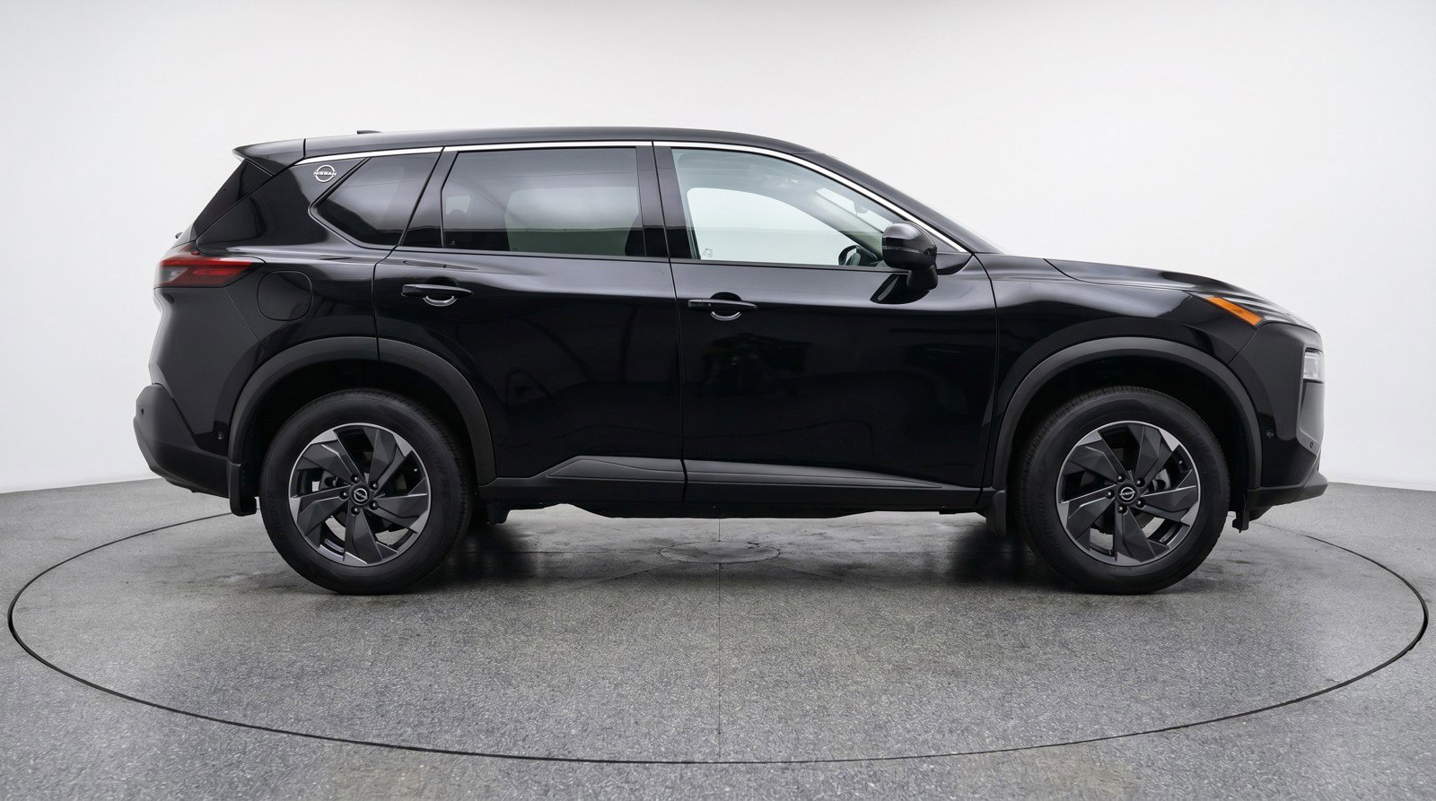 Used 2025 Nissan Rogue SV AWD/4WD image 9