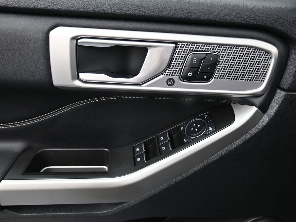 Used 2023 Ford Explorer Limited w/ Equipment Group 301A image 12