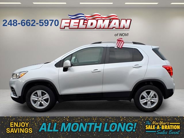 Used 2022 Chevrolet Trax LT w/ LT Convenience Package image 2