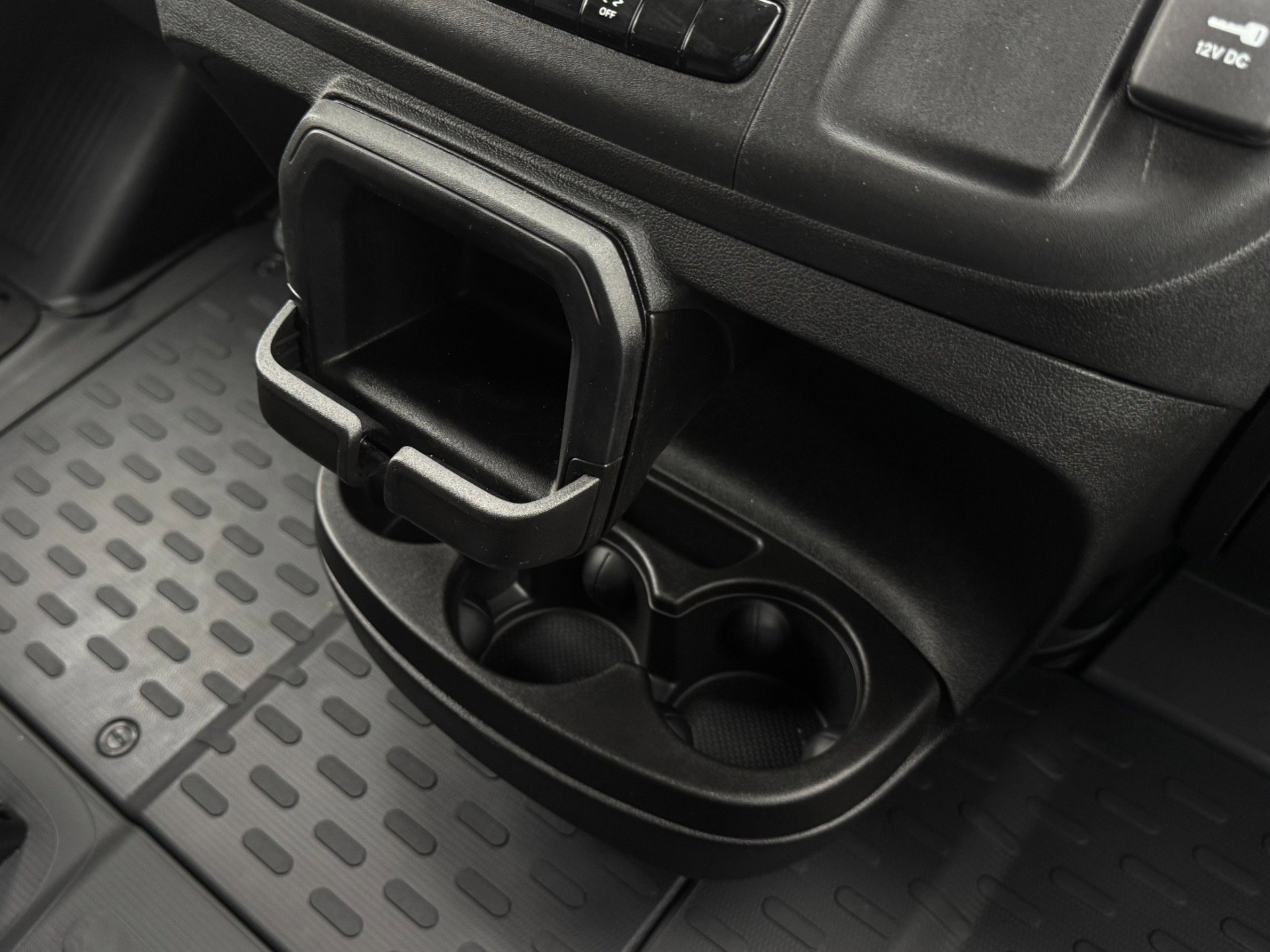 Used 2025 RAM ProMaster 2500 w/ Convenience Group image 25