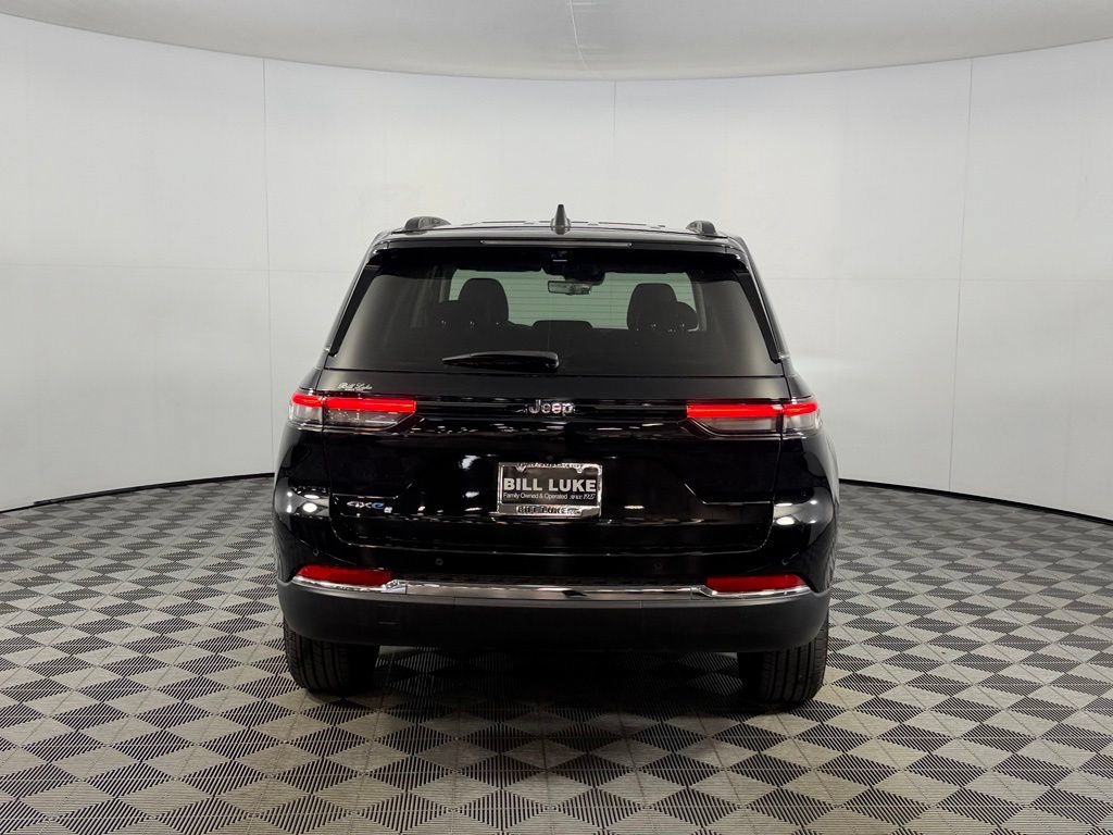 Certified 2023 Jeep Grand Cherokee 4WD 4xe w/ Luxury Tech Group II image 7