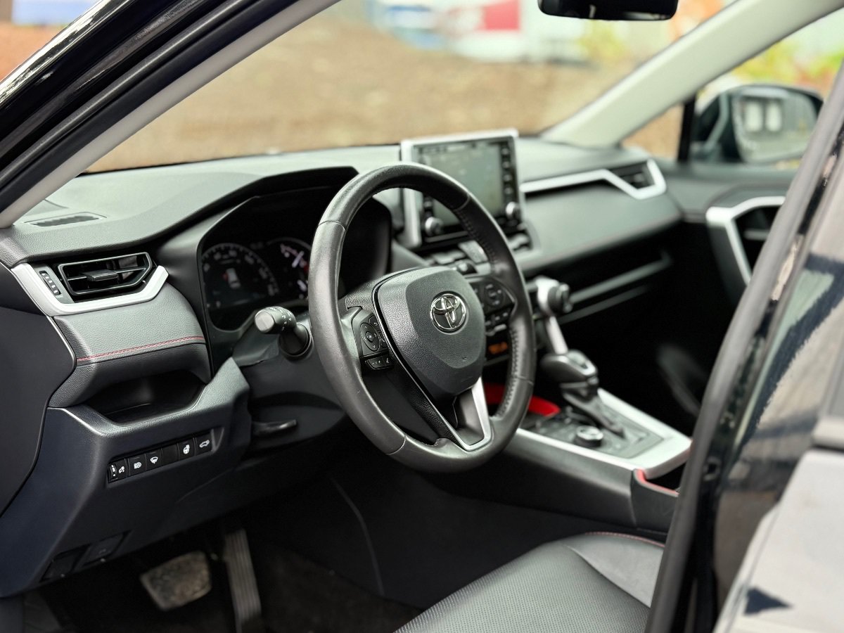 Used 2020 Toyota RAV4 TRD Off-Road w/ TRD Off-Road Weather Package AWD/4WD image 10