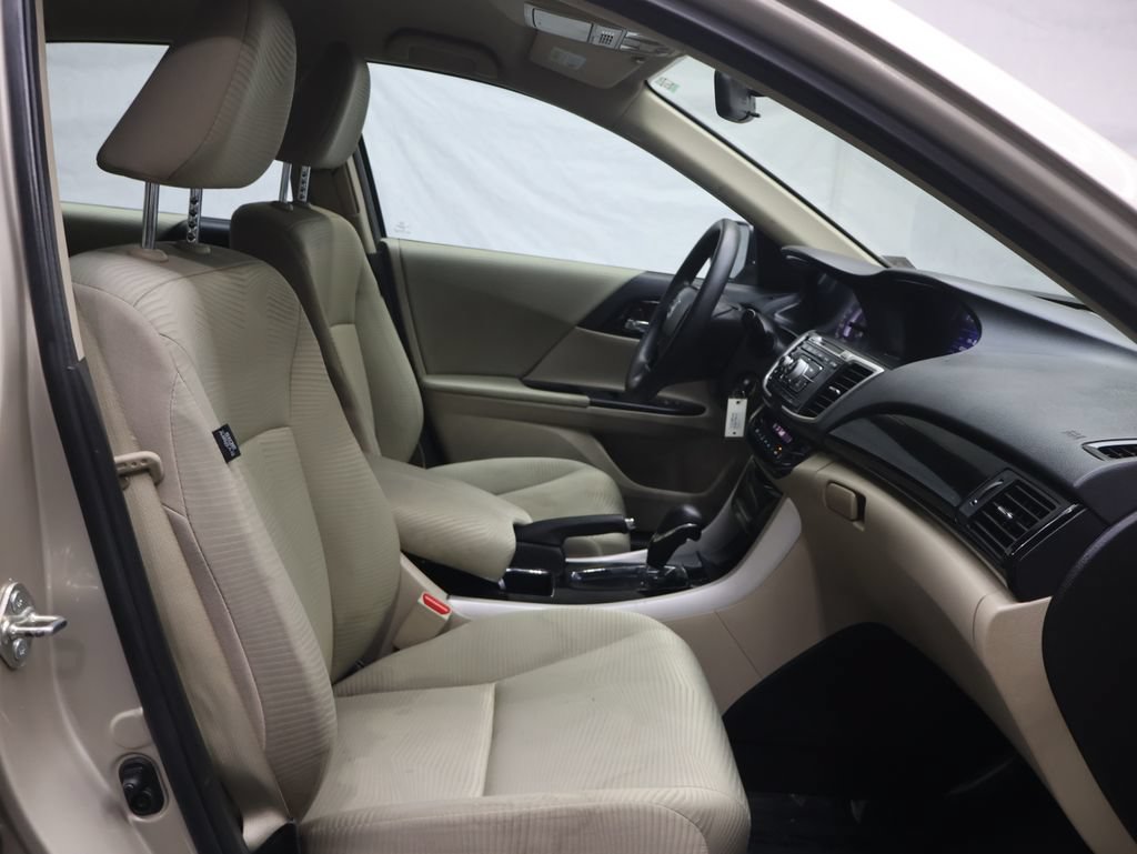 Used 2016 Honda Accord LX image 9