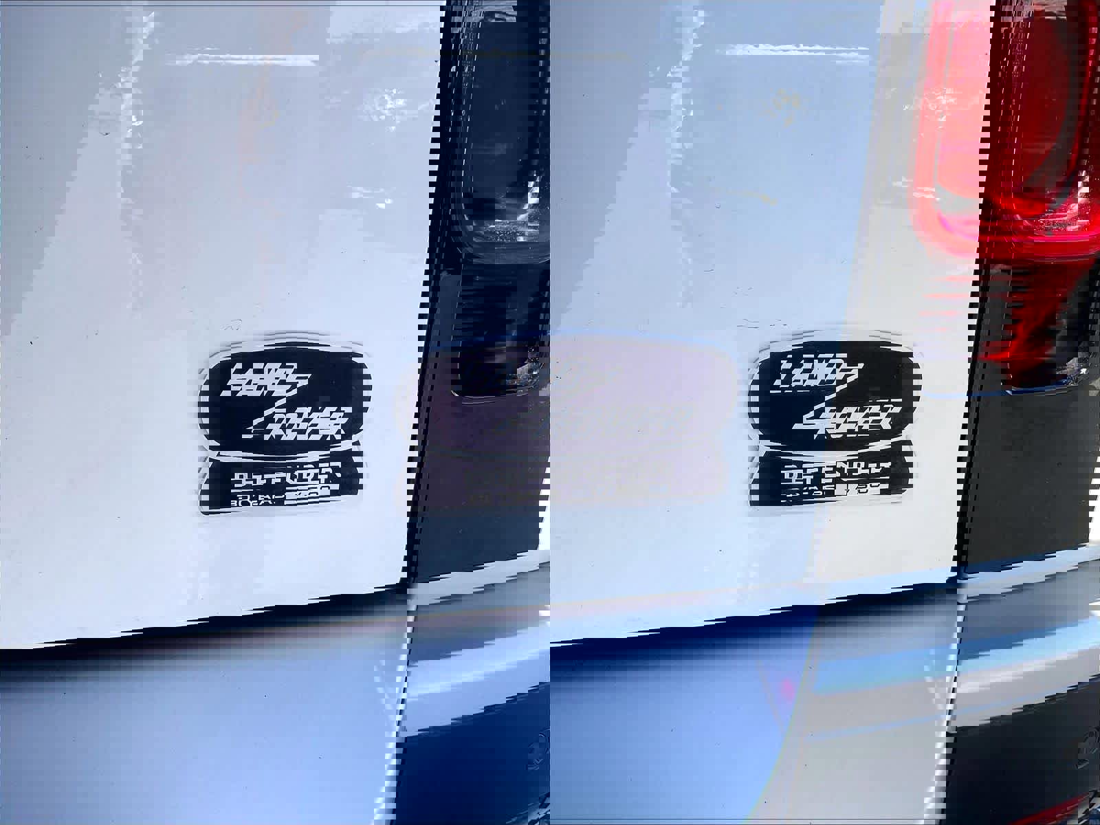 Used 2023 Land Rover Defender 110 S image 9