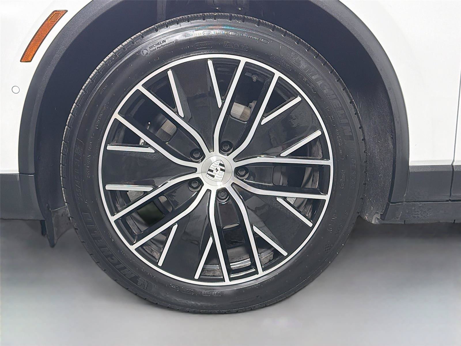 Certified 2025 Porsche Macan Electric RWD image 11