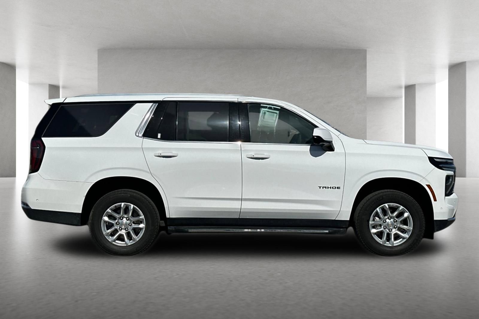 Used 2025 Chevrolet Tahoe LT AWD/4WD image 3