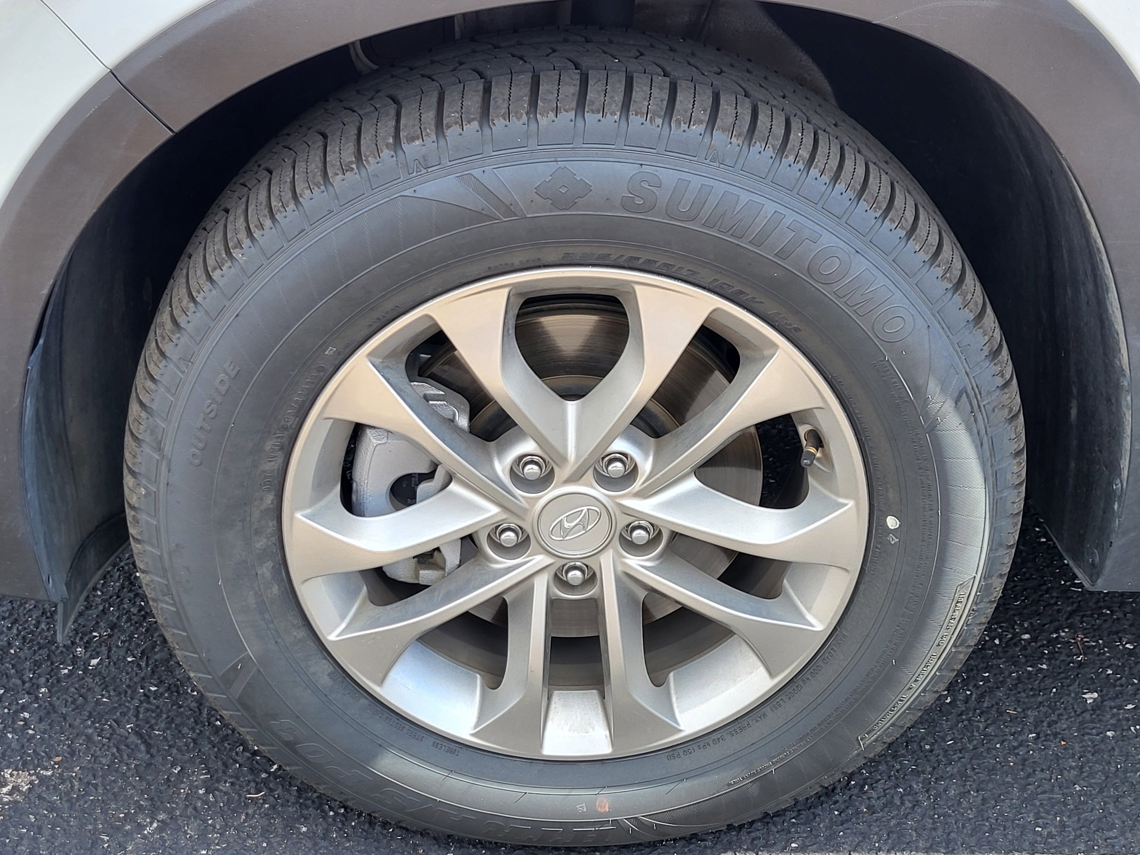 Used 2019 Hyundai Santa Fe SEL image 18