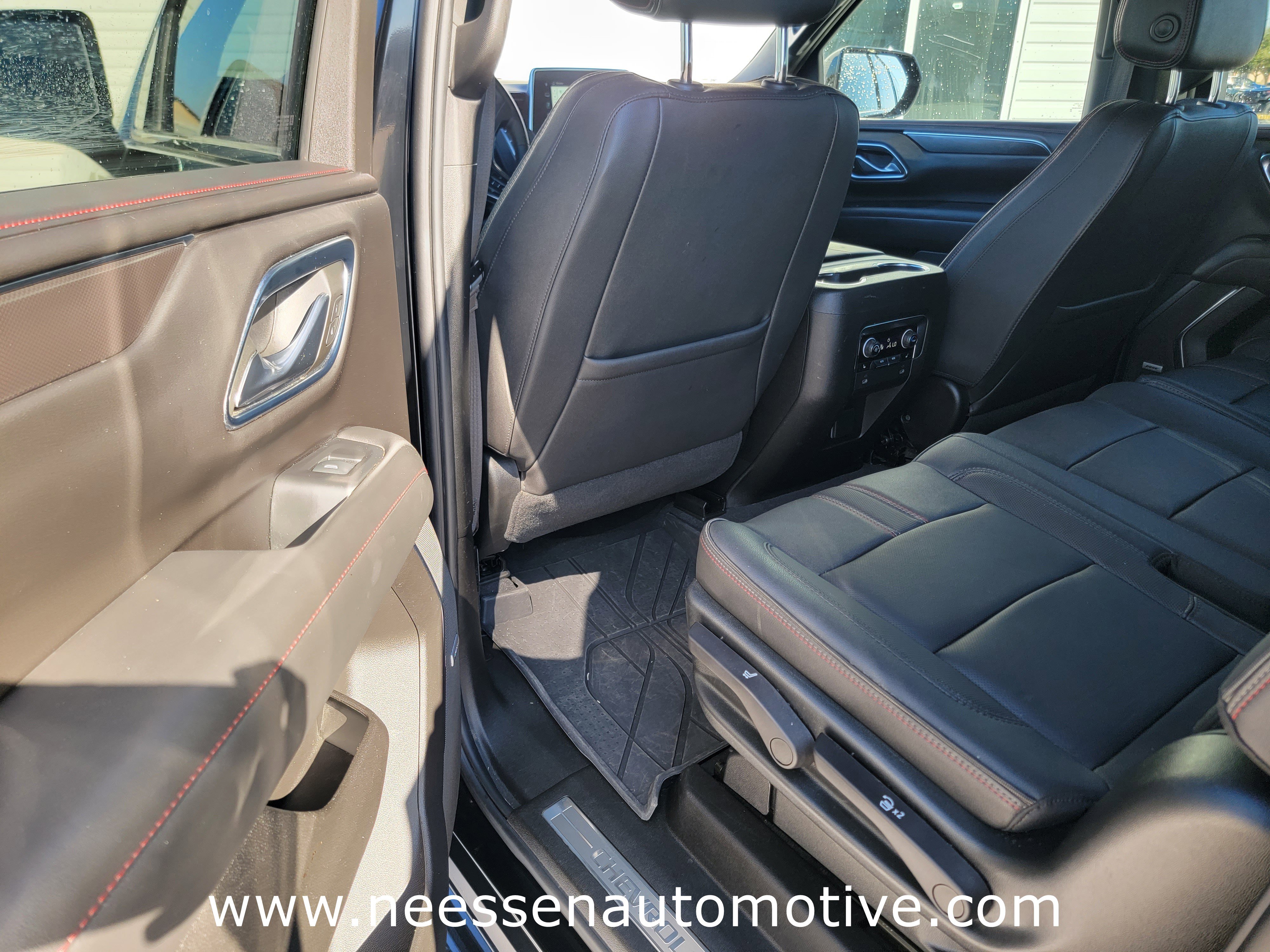 Used 2023 Chevrolet Suburban RST w/ Luxury Package image 14