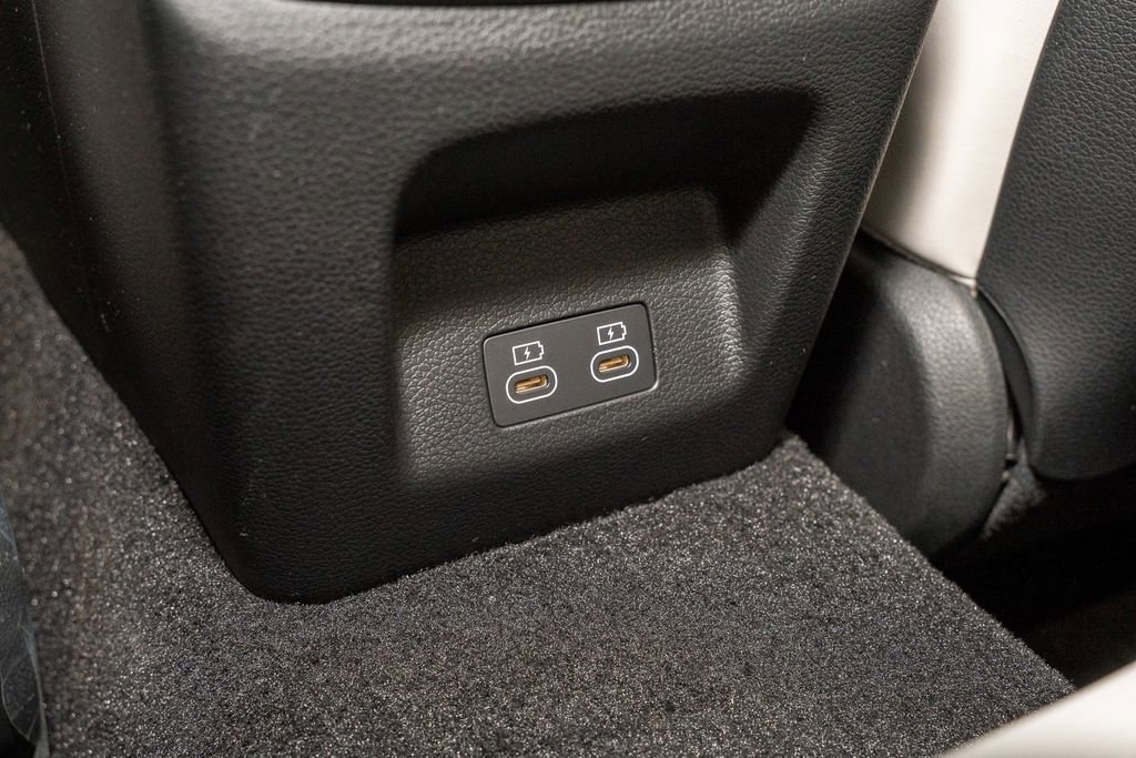 Used 2024 Genesis G70 3.3T Advanced w/ Sport Prestige Package image 9