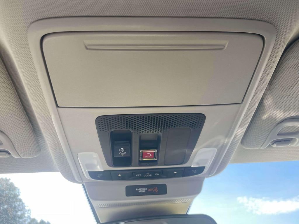 Certified 2025 Honda Accord SE image 30