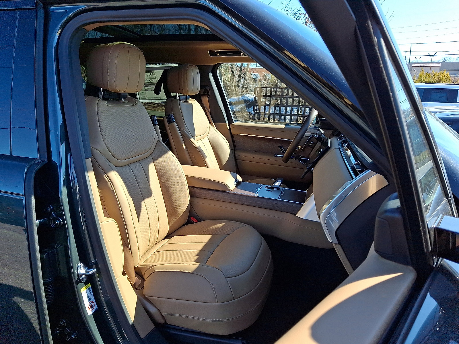 New 2026 Land Rover Range Rover SE AWD/4WD image 3