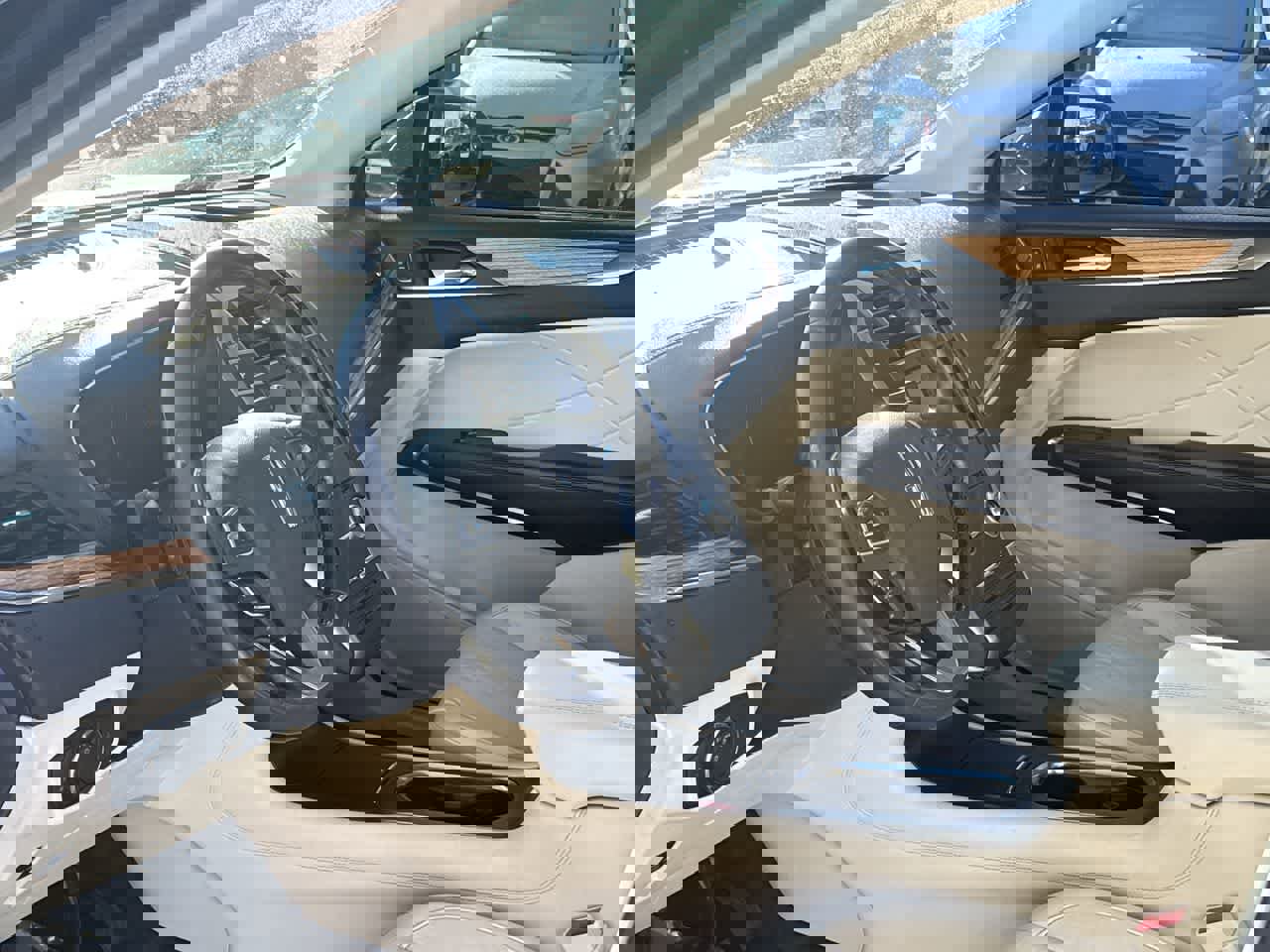 Used 2015 Lincoln MKC FWD w/ Equipment Group 101A Select image 2