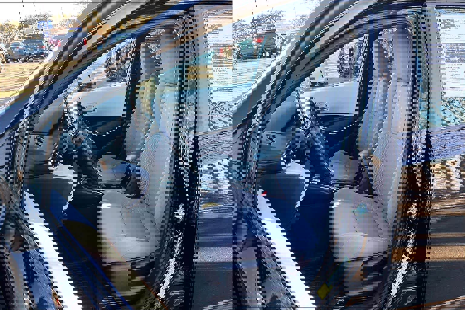 Certified 2023 Toyota Corolla SE w/ SE Premium Package image 9