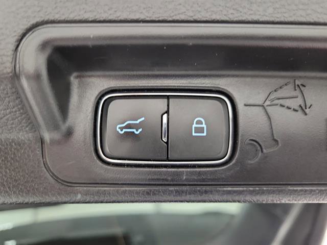 Used 2021 Ford Explorer XLT w/ Equipment Group 202A AWD/4WD image 9