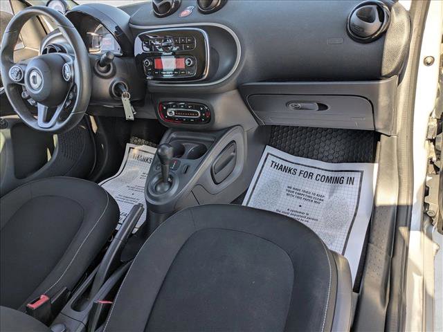 Used 2016 smart fortwo pure image 20