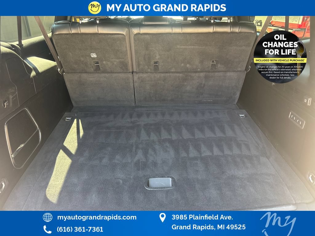 Used 2024 Jeep Wagoneer L Series II w/ Flexible Seating Group AWD/4WD image 25