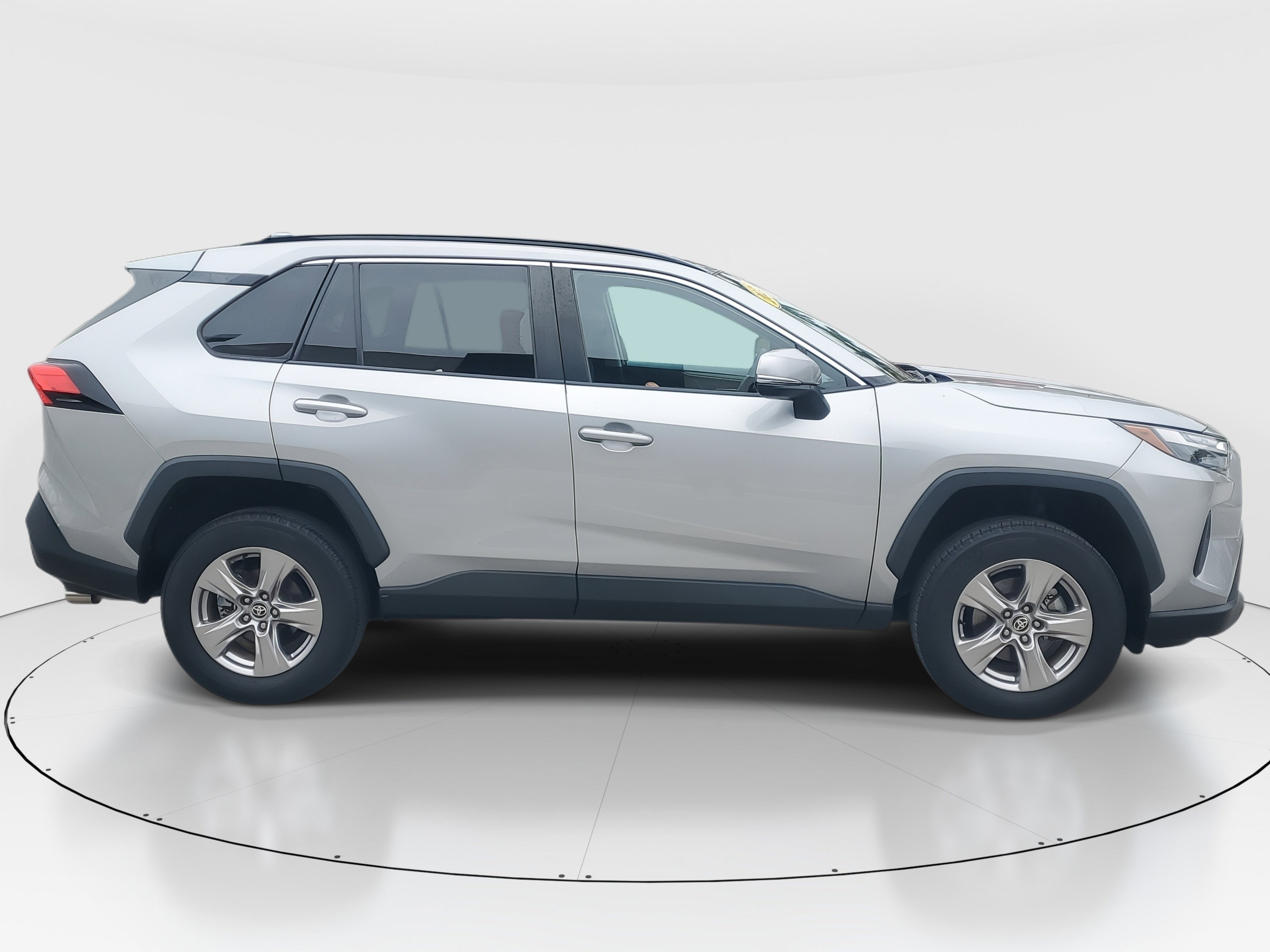 Certified 2022 Toyota RAV4 XLE w/ Convenience Package image 2